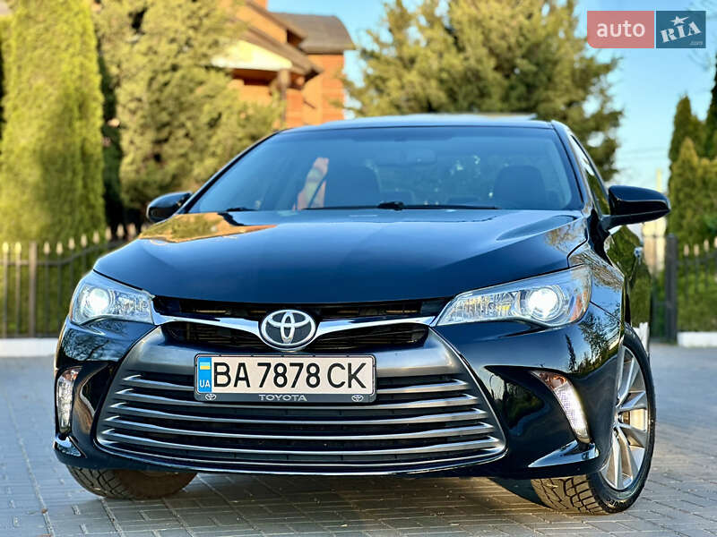 Toyota Camry (2015)