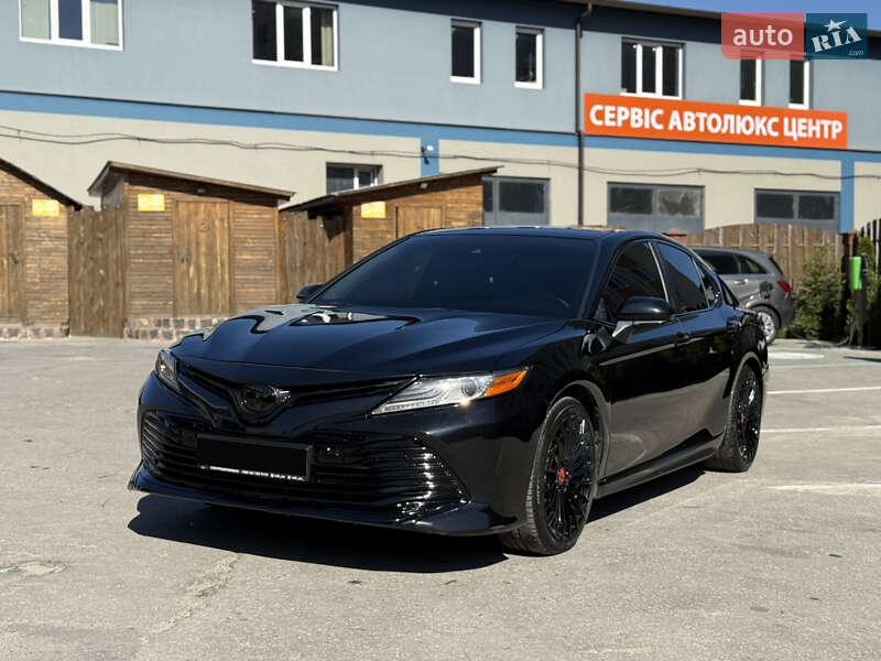 Toyota Camry (2020)