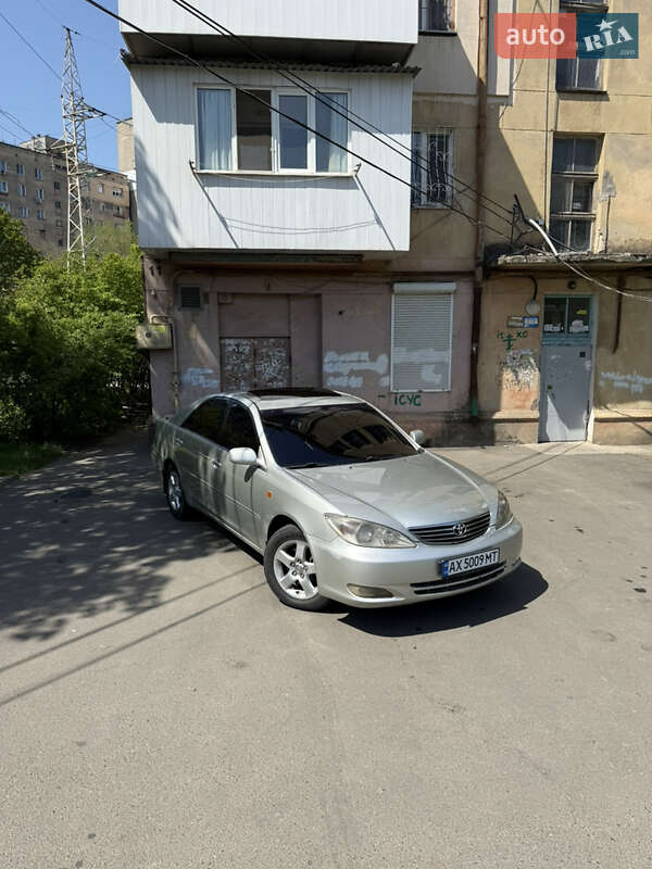 Toyota Camry (2002)