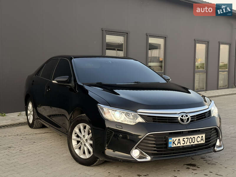Toyota Camry (2014)