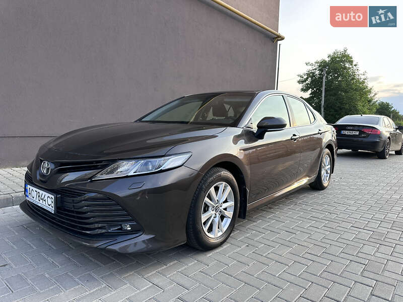 Toyota Camry (2018)