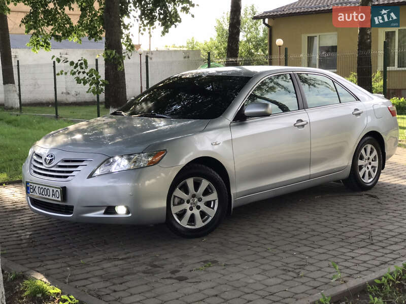 Toyota Camry (2007)
