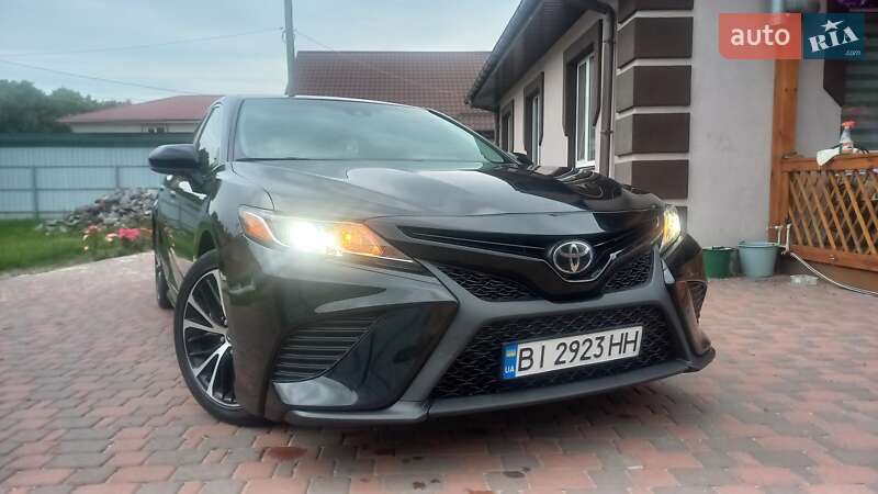 Toyota Camry (2018)