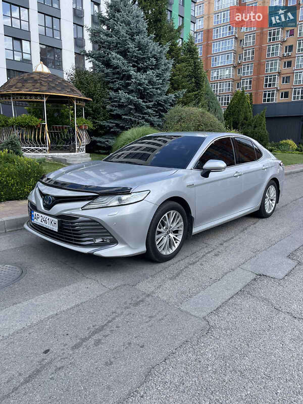 Toyota Camry (2020)
