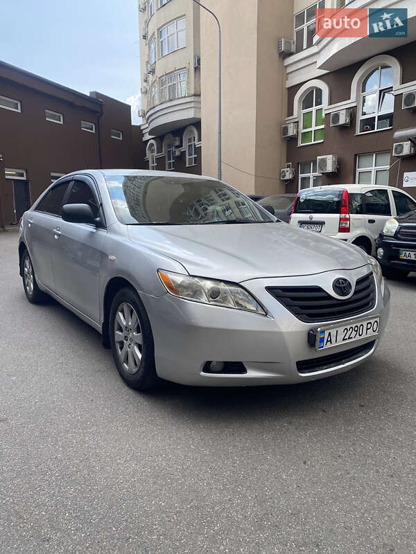 Toyota Camry (2006)