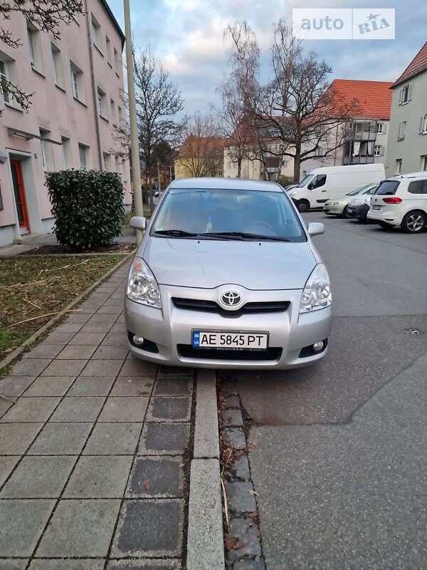 Toyota Corolla verso (2008)