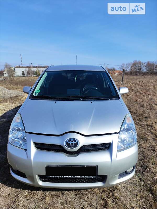 Toyota Corolla verso (2008)