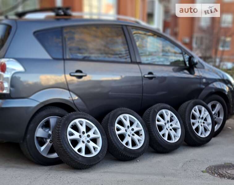 Toyota Corolla verso (2008)