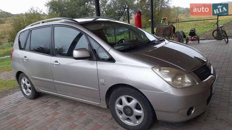 Toyota Corolla verso (2002)