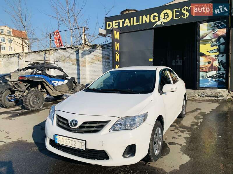 Toyota Corolla (2011)