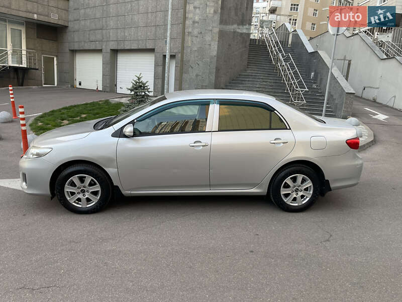 Toyota Corolla (2011)