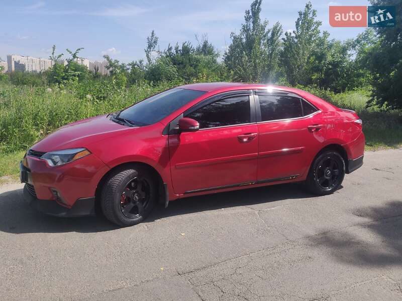 Toyota Corolla (2015)