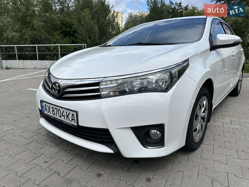 Toyota Corolla (2013)