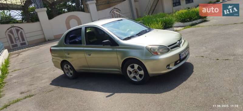 Toyota Echo (2003)