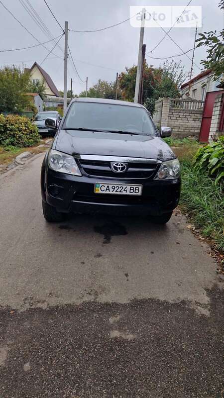 Toyota Fortuner (2007)