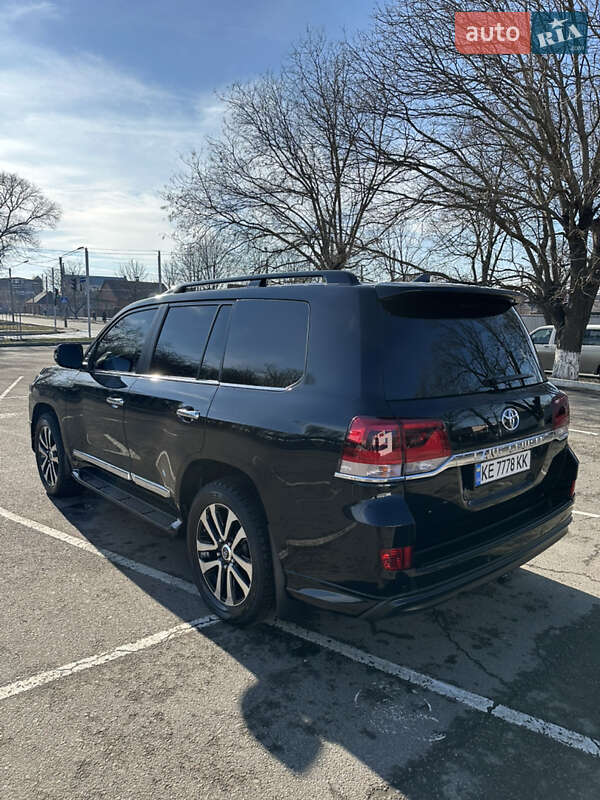 Toyota Land cruiser (2018)