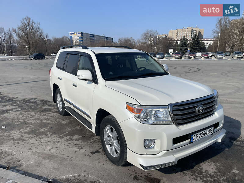 Toyota Land cruiser (2014)