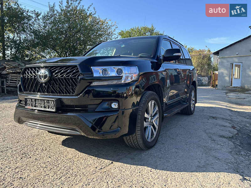 Toyota Land cruiser (2017)