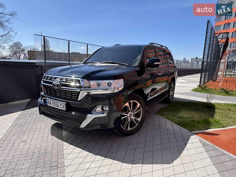 Toyota Land cruiser (2019)