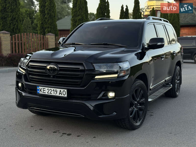 Toyota Land cruiser (2017)