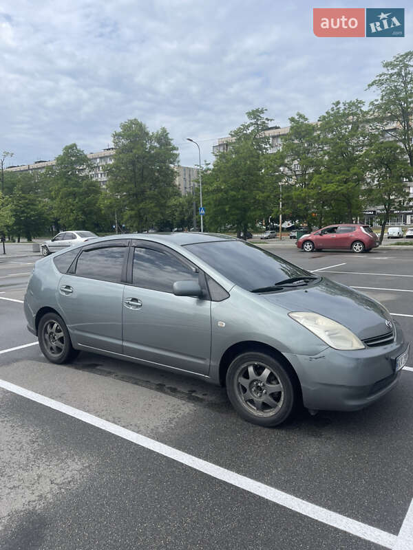 Toyota Prius (2005)