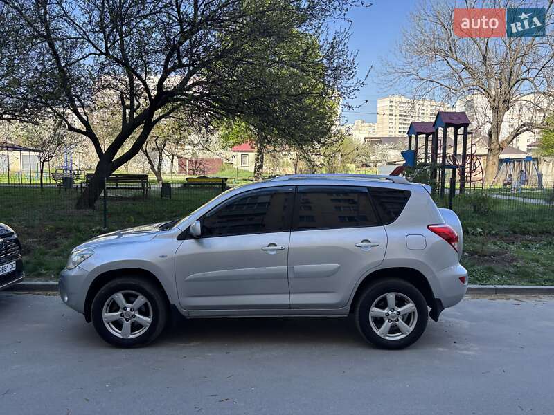Toyota Rav4 (2006)