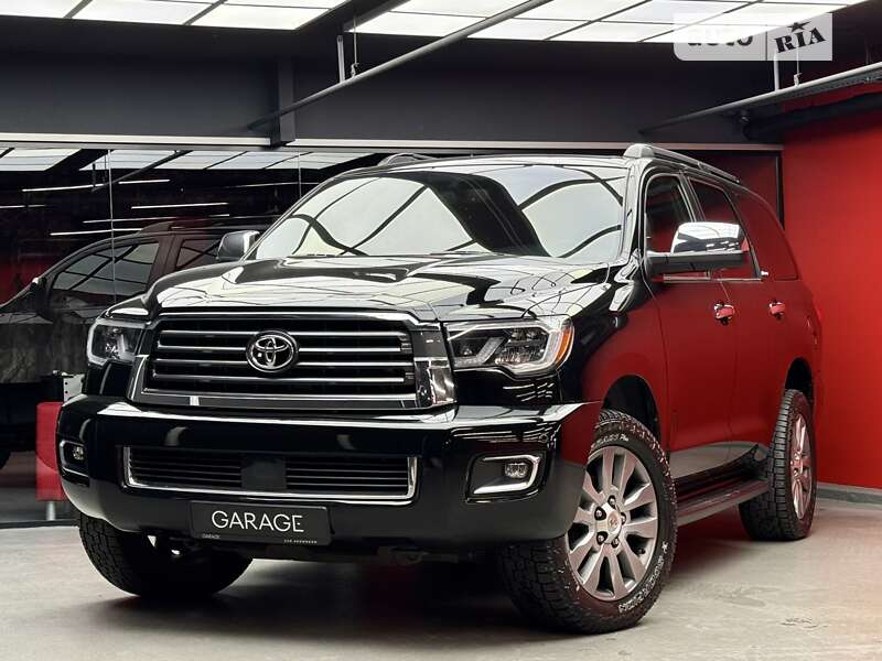Toyota Sequoia (2016)