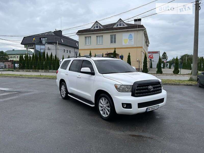 Toyota Sequoia (2008)