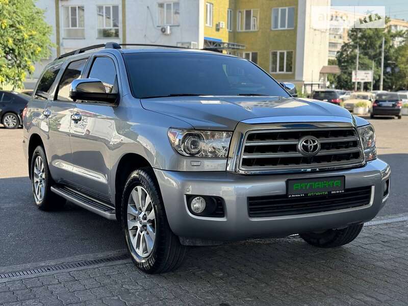 Toyota Sequoia (2013)