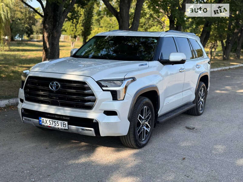 Toyota Sequoia (2023)