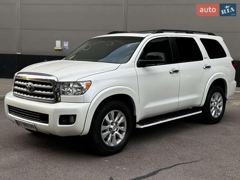 Toyota Sequoia (2012)