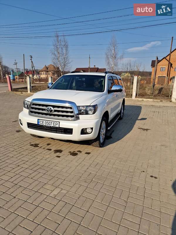 Toyota Sequoia (2015)