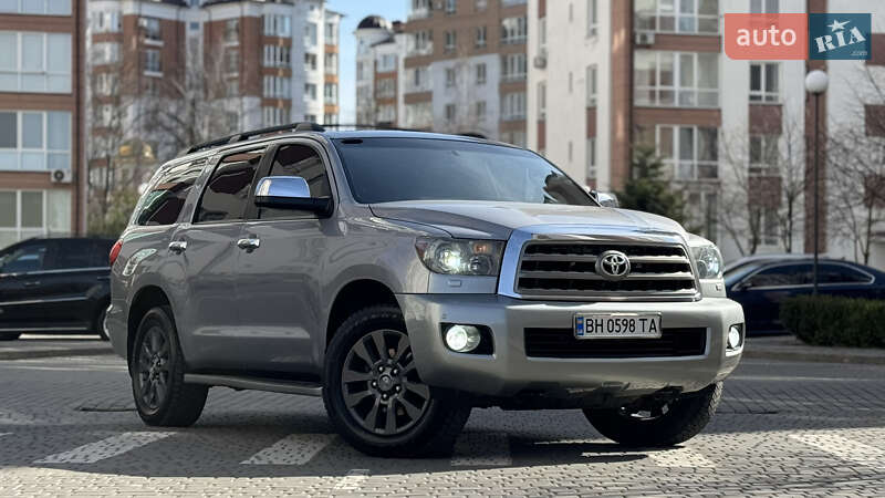 Toyota Sequoia (2011)