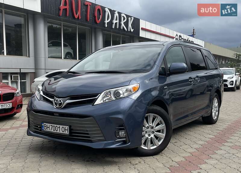Toyota Sienna (2017)