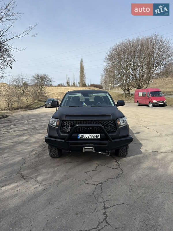 Toyota Tundra (2018)