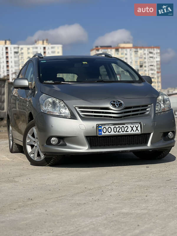 Toyota Verso (2012)