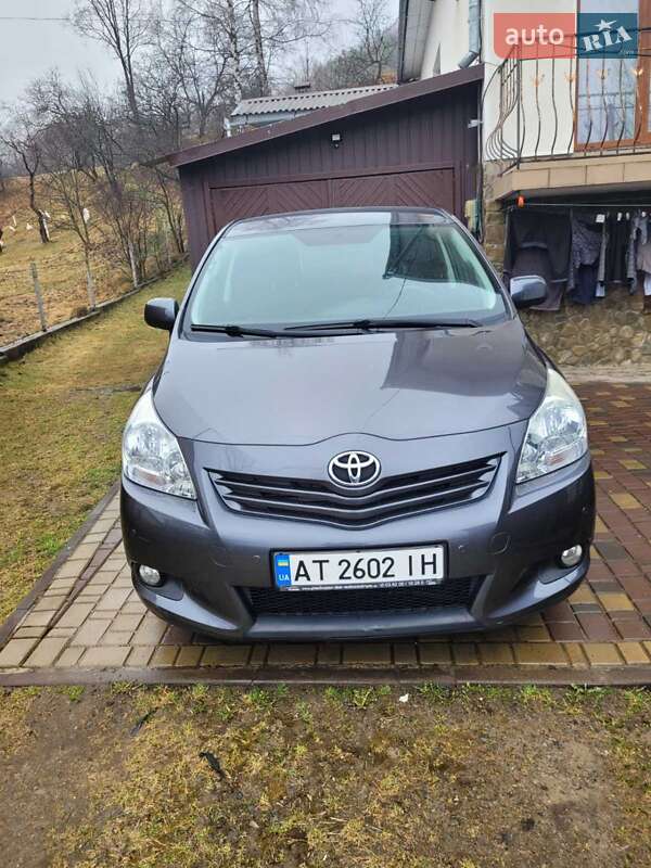 Toyota Verso (2012)