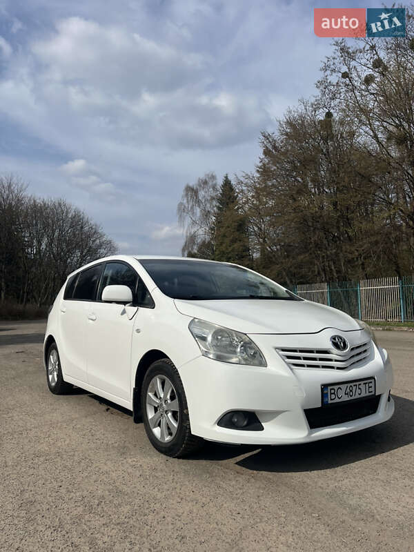 Toyota Verso (2010)