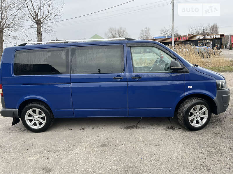 Volkswagen Caravelle (2011)