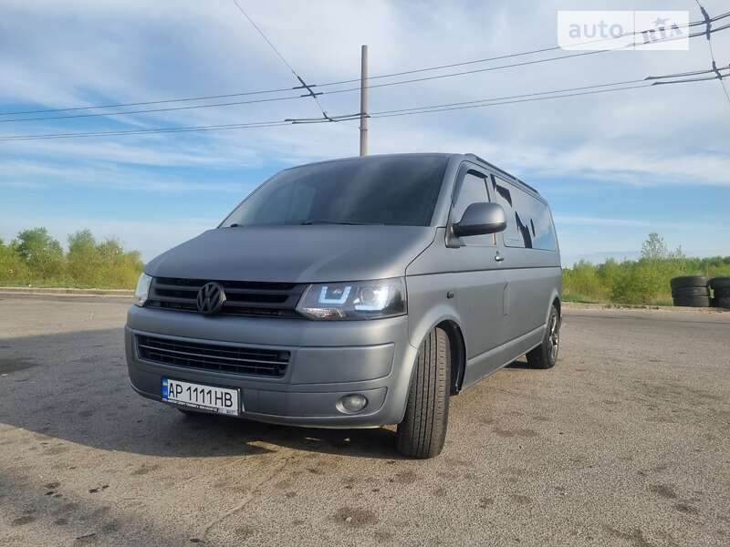 Volkswagen Caravelle (2010)