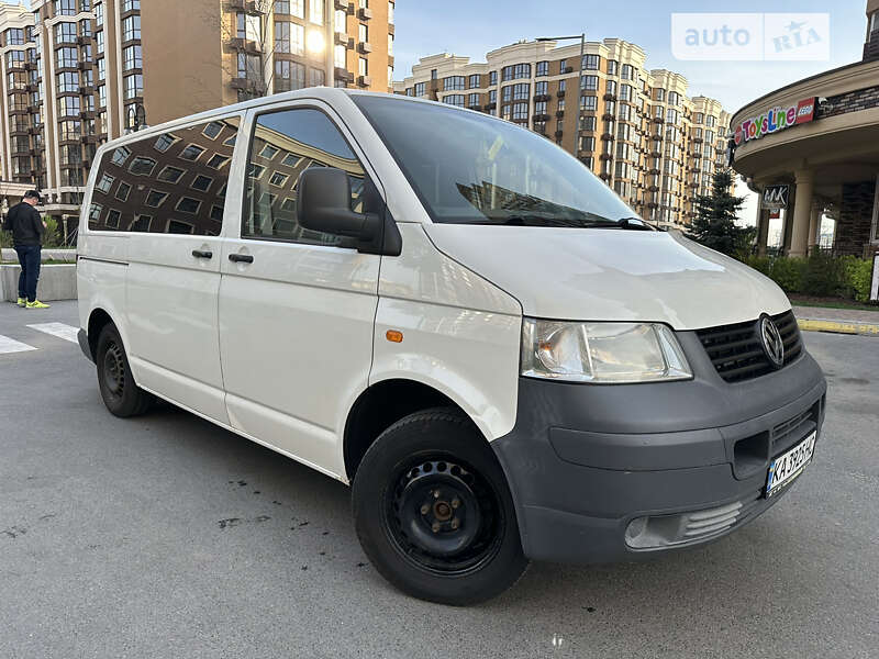 Volkswagen Caravelle (2006)