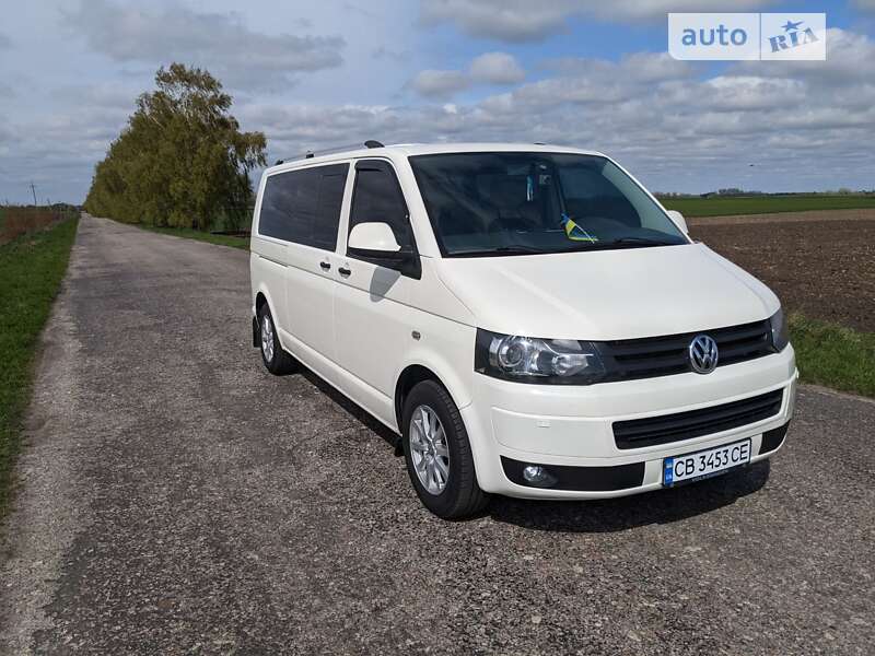Volkswagen Caravelle (2010)