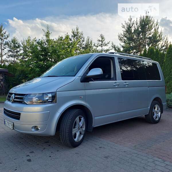 Volkswagen Caravelle (2013)