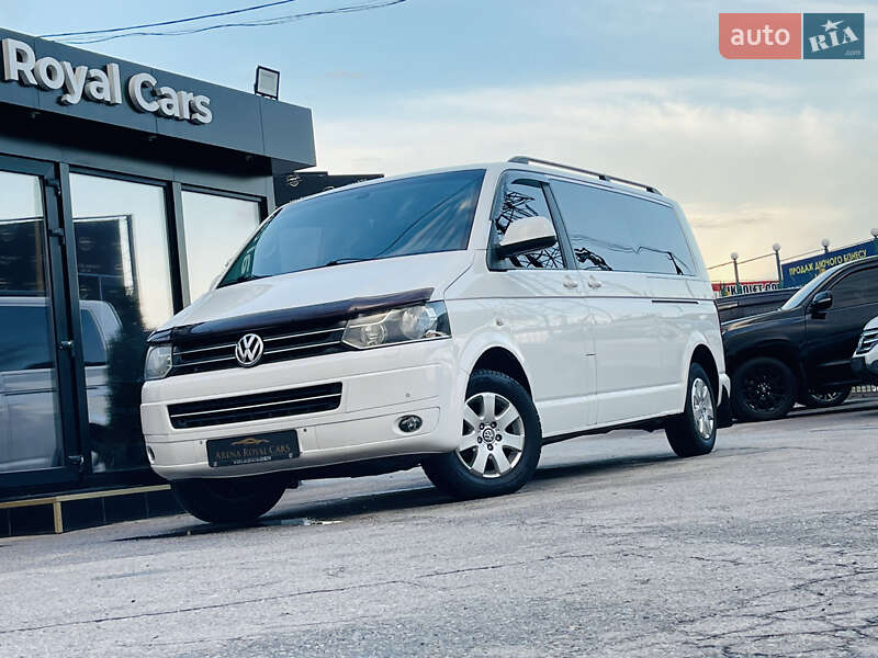 Volkswagen Caravelle (2012)