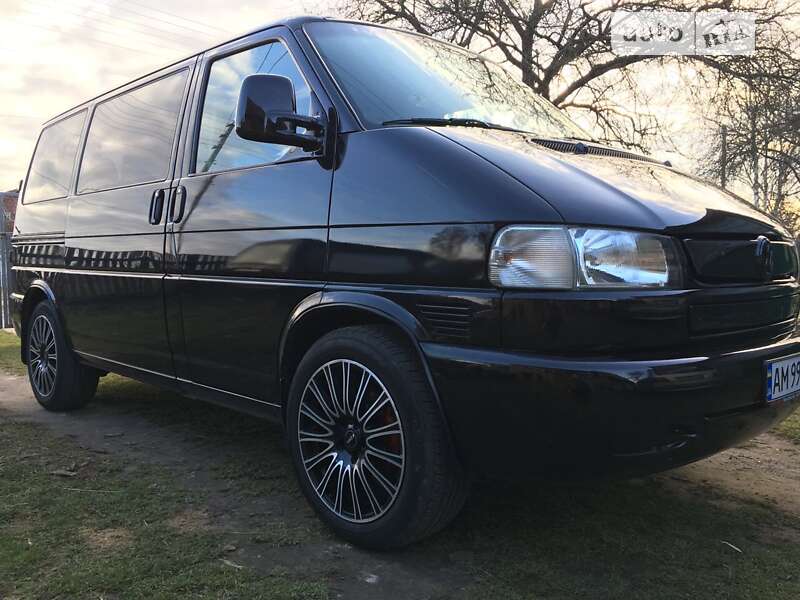 Volkswagen Caravelle (2002)