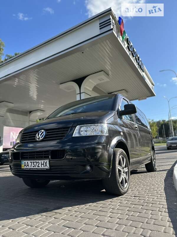 Volkswagen Caravelle (2008)