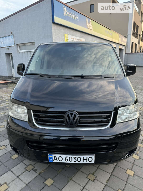 Volkswagen Caravelle (2005)