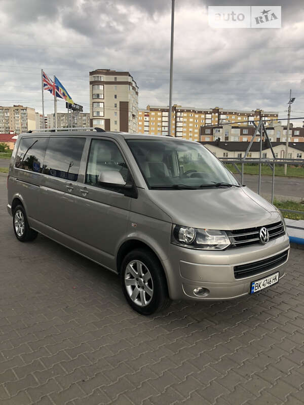 Volkswagen Caravelle (2011)