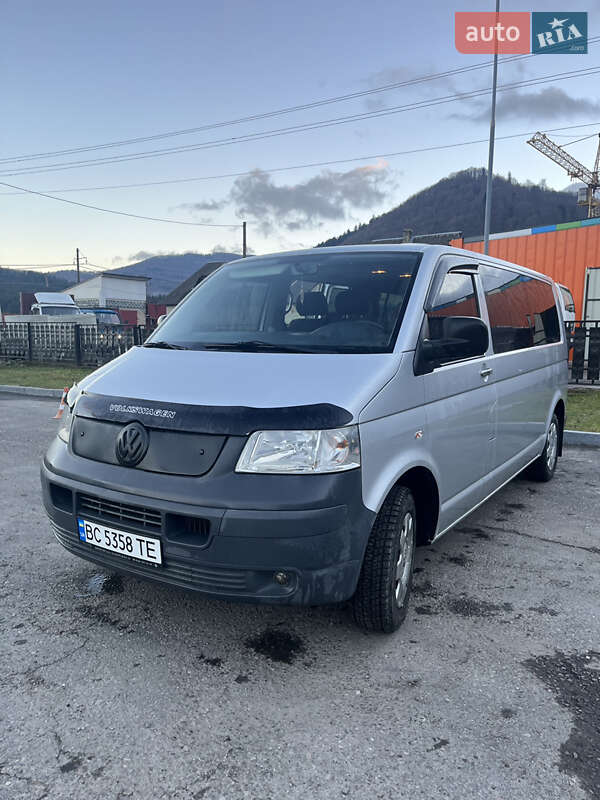 Volkswagen Caravelle (2008)