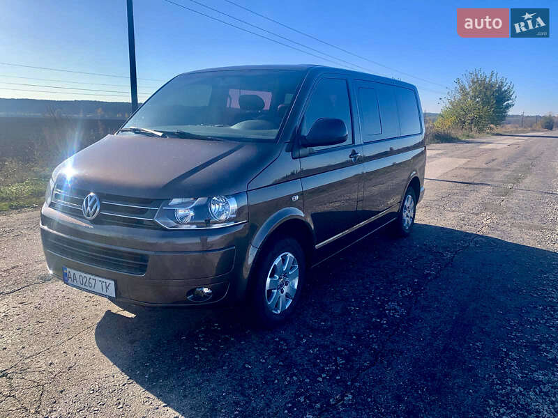 Volkswagen Caravelle (2015)